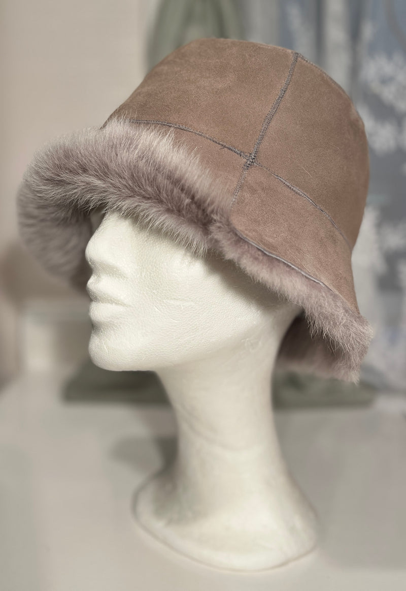 Buckethat i Toscana lamm skinn