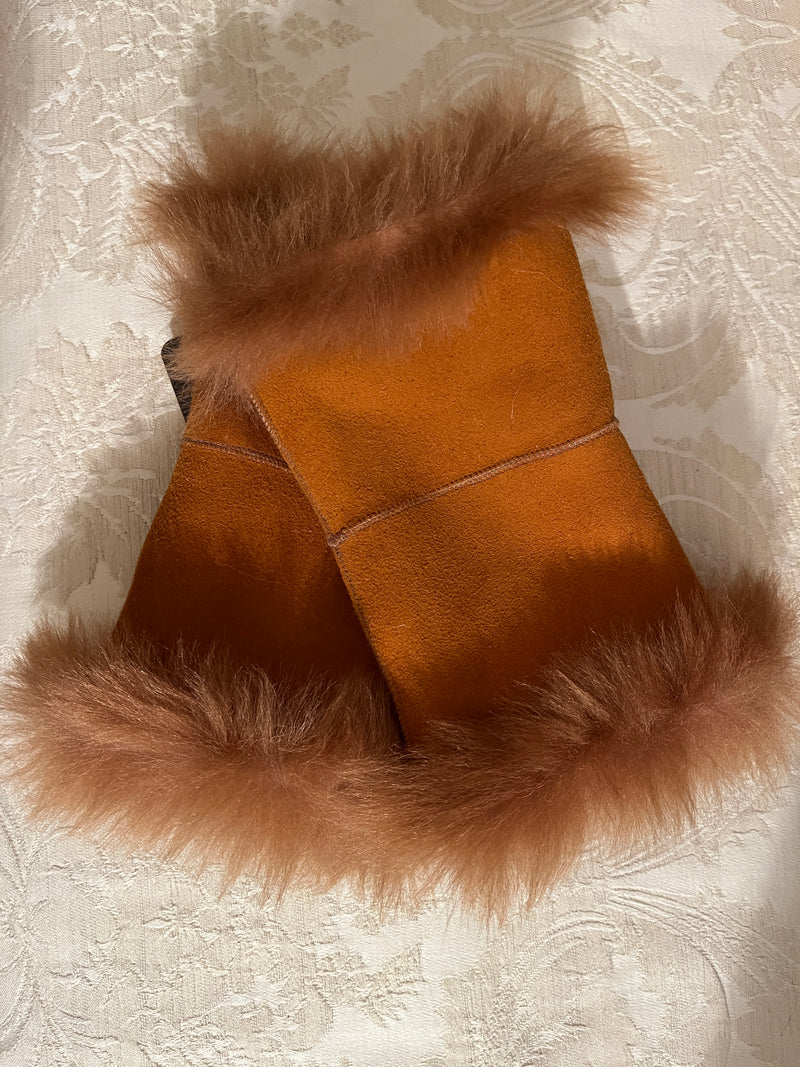 Wrist warmers in sheepskin