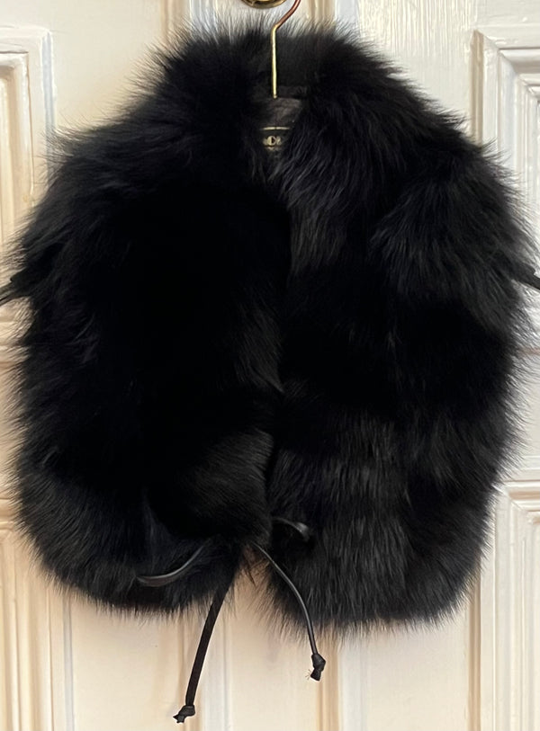 Boa in Finnish raccoon or fox skin