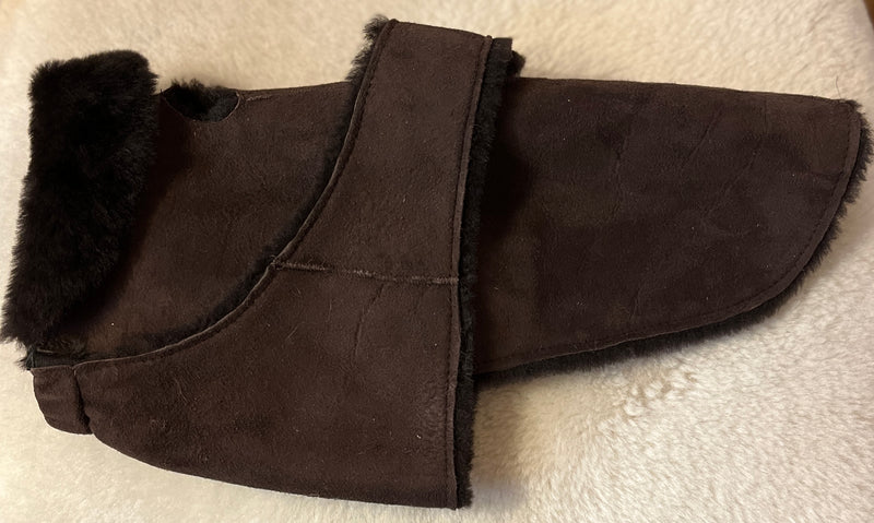 Dog wraps in shearling to Dachshund