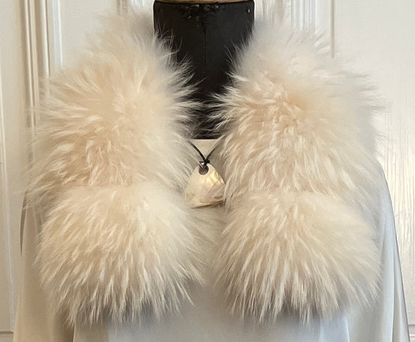 Finnraccoon or Fox Collar Middle