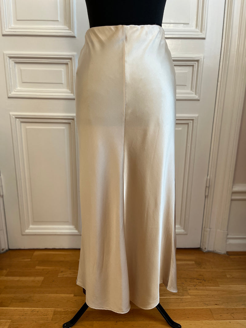 Long skirt in finest lambskin