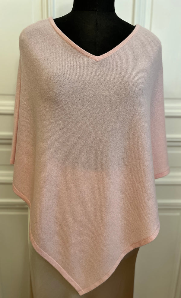 Cashmere poncho in 100% cashmere