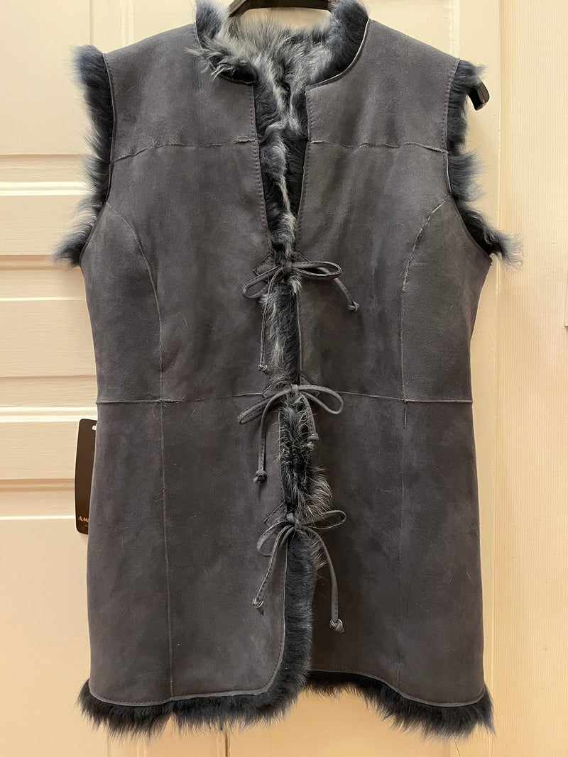 Amoress Rihanna Long Vest