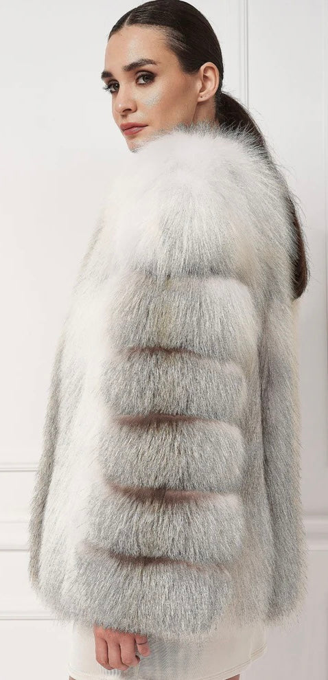 Räv Jacka med skinnen både vertikalt och horisontalt