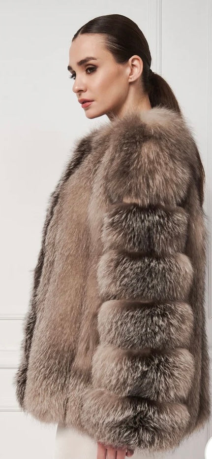 Räv Jacka med skinnen både vertikalt och horisontalt