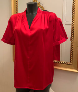 Short-sleeved silk blouse