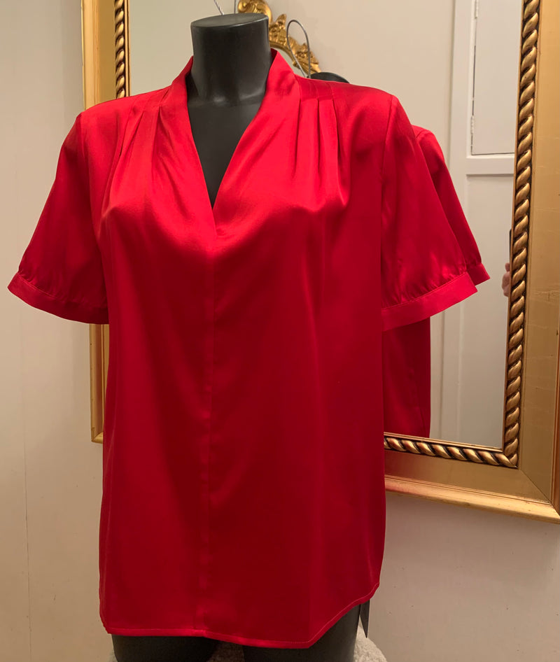 Short-sleeved silk blouse