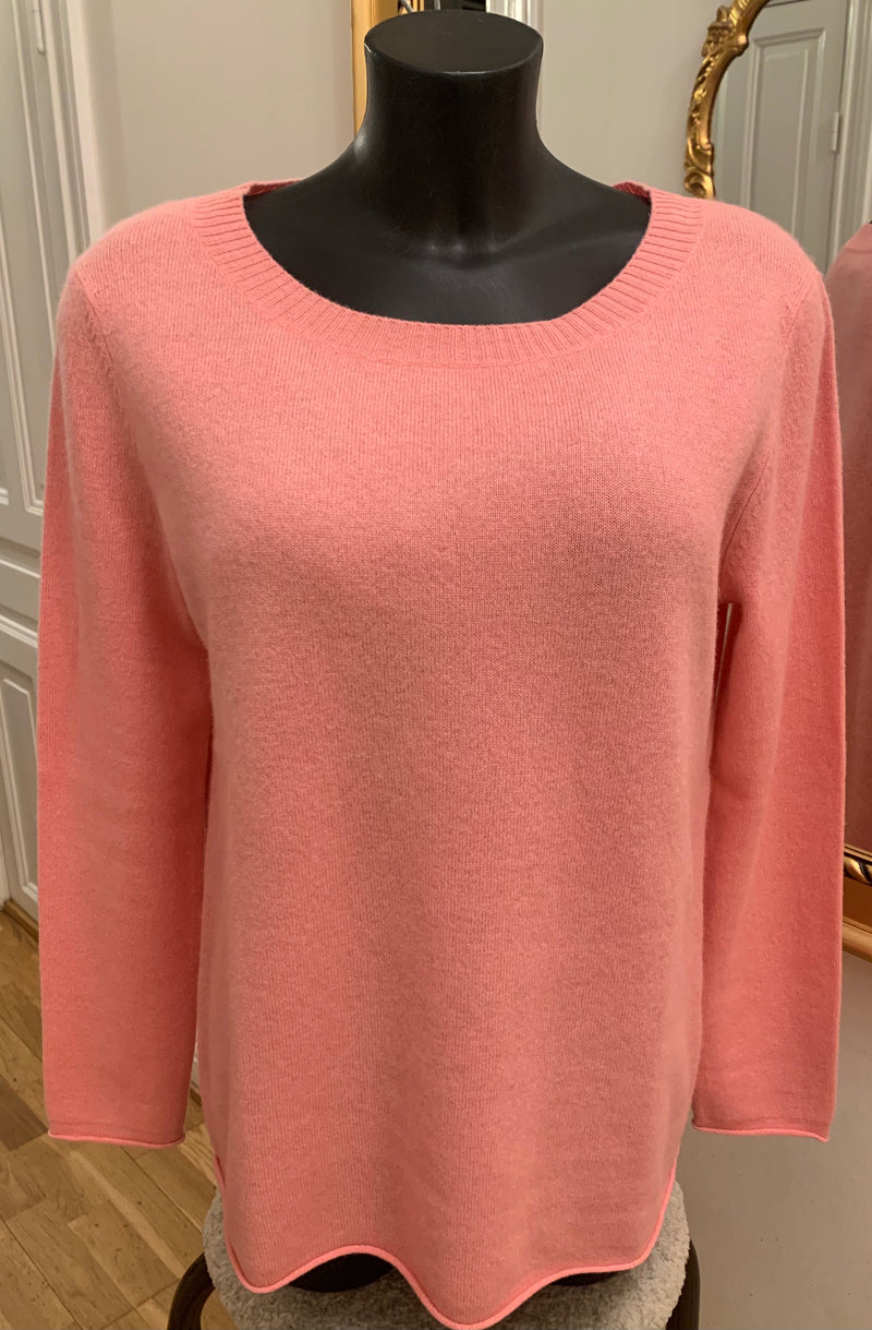 Cashmere sweater with boat neck