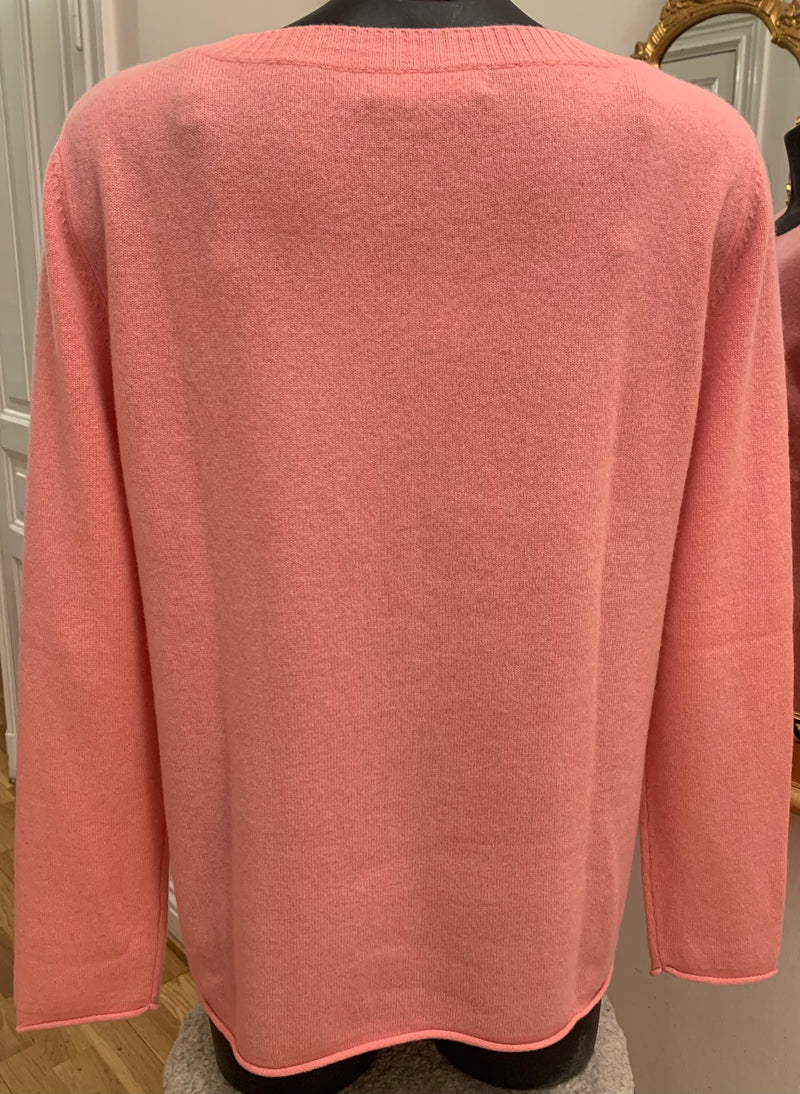 Cashmere sweater with boat neck