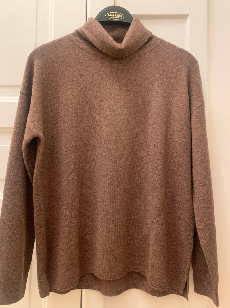 Cashmere sweater with polo collar