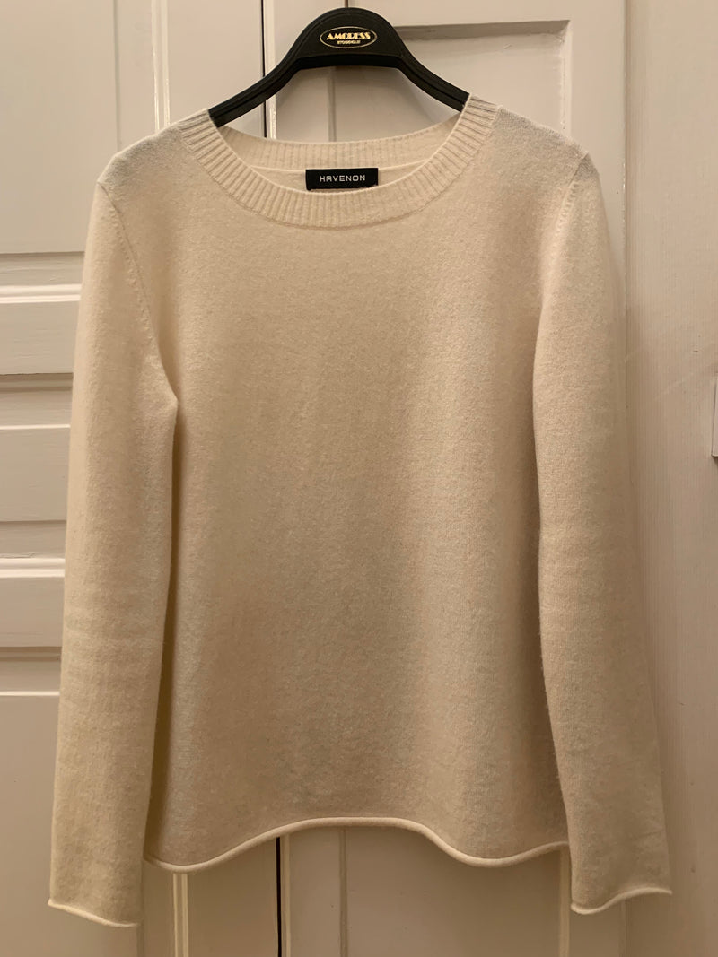 Cashmere sweater with boat neck
