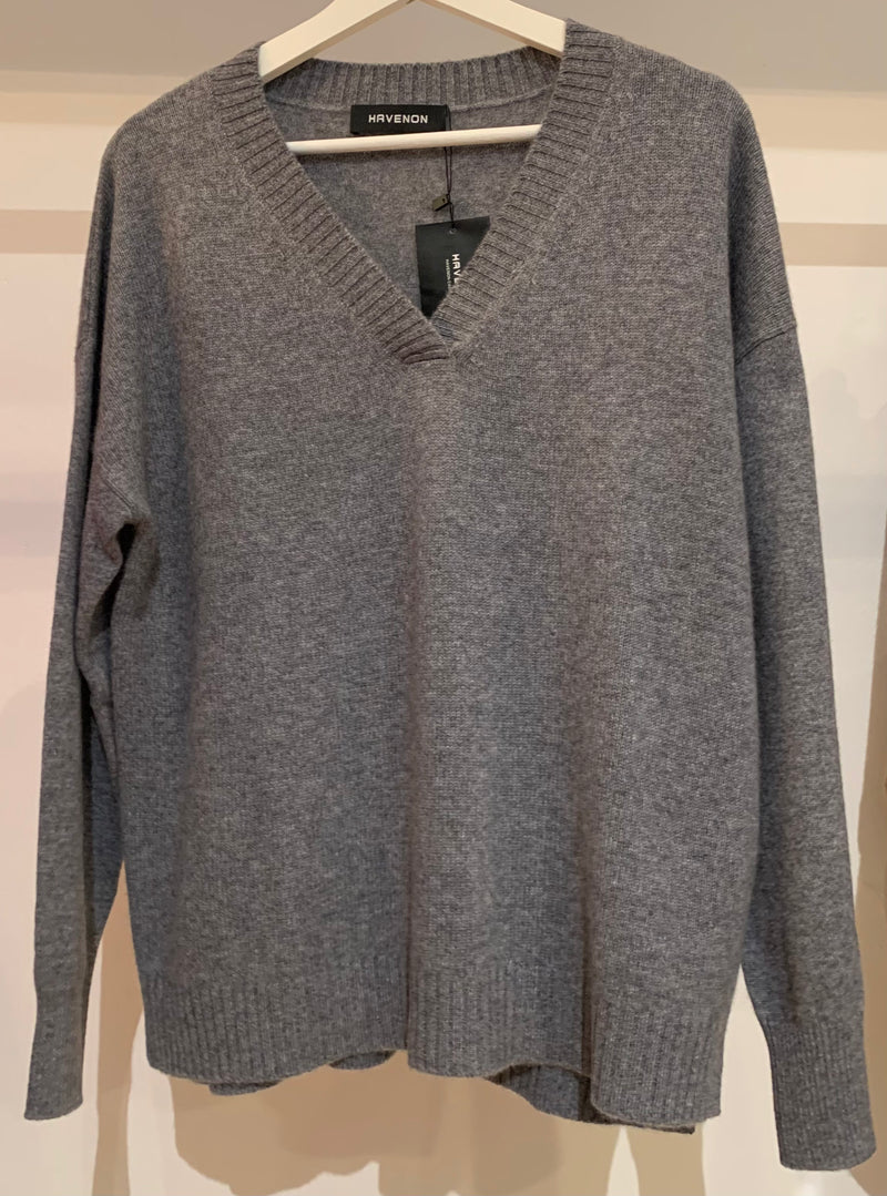 Cashmere sweater with v-neckline