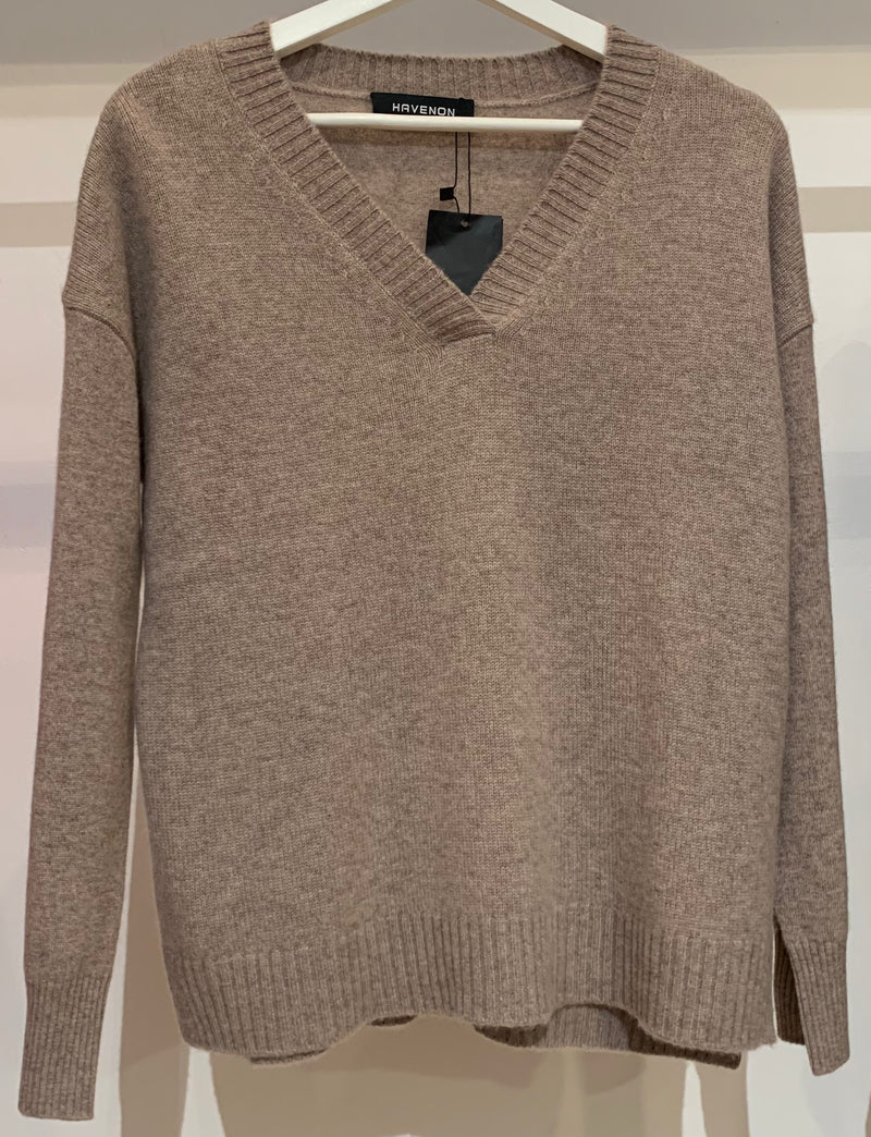 Cashmere sweater with v-neckline