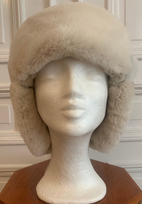 Earflap hat in sheepskin