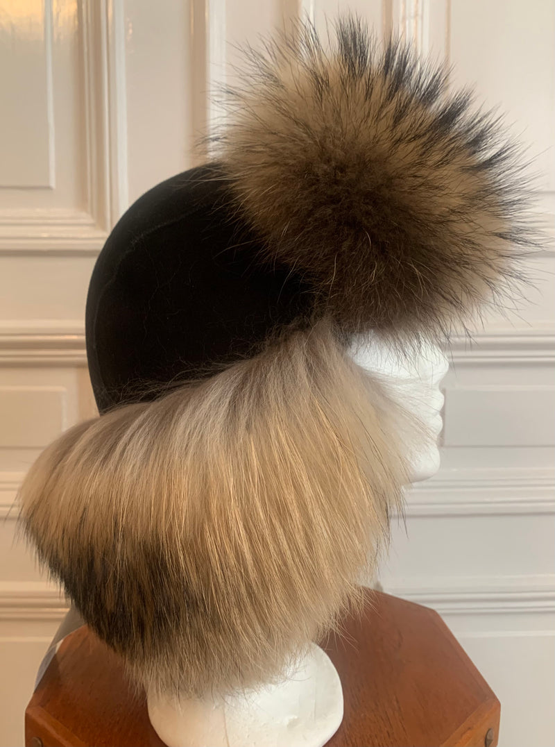 Ear flap hat in sheepskin and fur brim