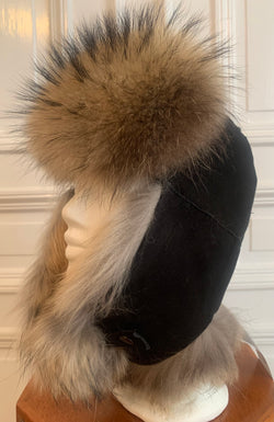 Earflap hat in sheepskin and fur brim