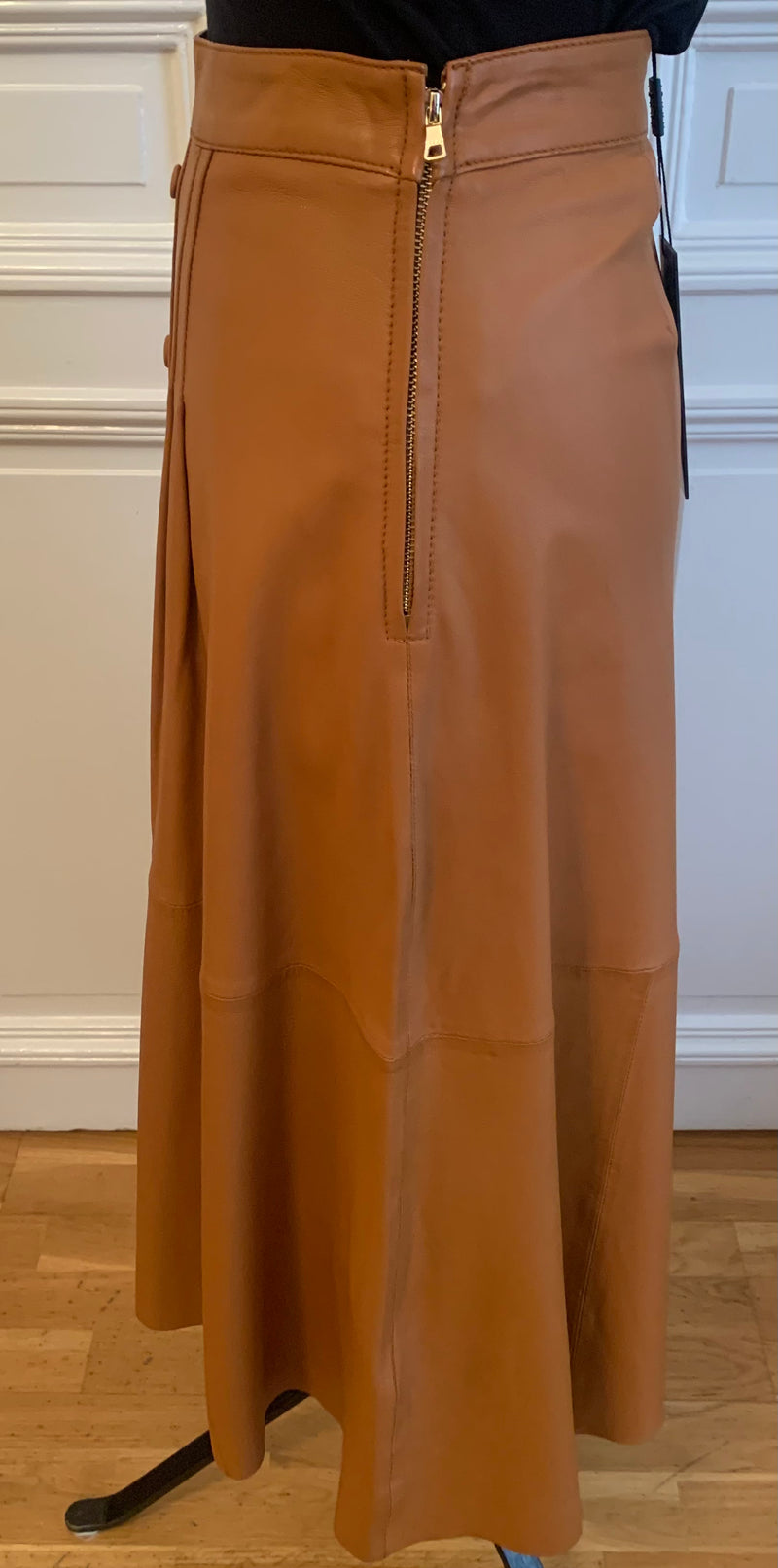 Long skirt in finest lambskin